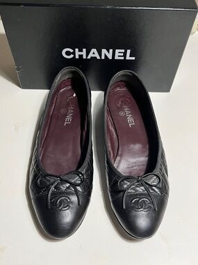 CHANEL Black Quilted Leather Ballet Flats with Bow